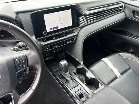 Used 2025 Toyota Camry SE FWD image 33
