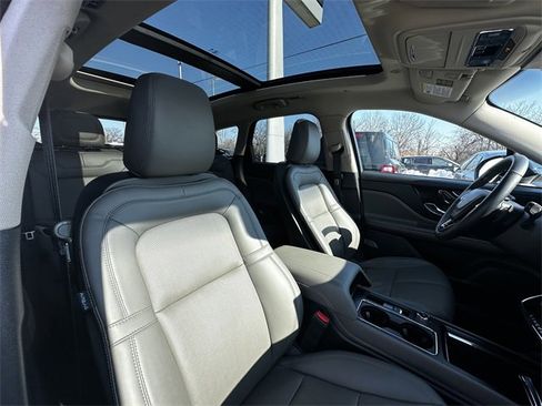 Certified 2025 Lincoln Corsair Reserve w/ Jet Appearance Package image 35