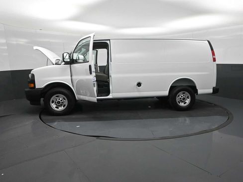 New 2026 GMC Savana 3500 w/ Driver Convenience Package RWD image 29