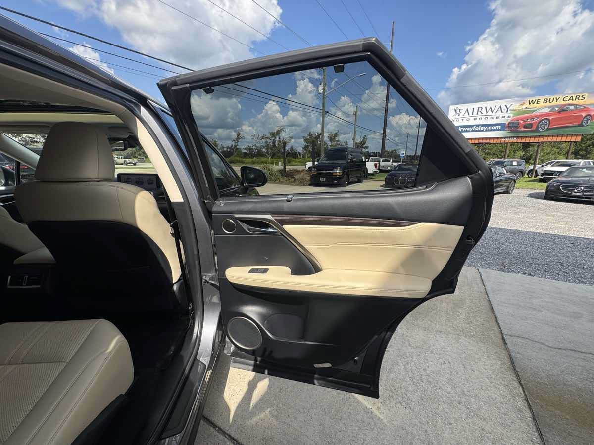 Used 2021 Lexus RX 350L Luxury w/ Accessory Package FWD image 27
