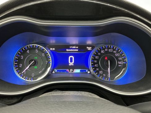 Used 2015 Chrysler 200 C FWD image 14