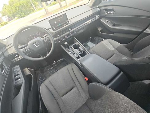 Certified 2023 Honda Accord EX image 22