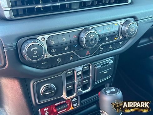 New 2026 Jeep Wrangler Unlimited Rubicon AWD/4WD image 17