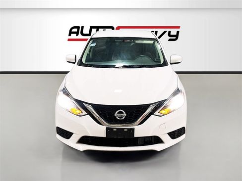 Used 2018 Nissan Sentra S image 2