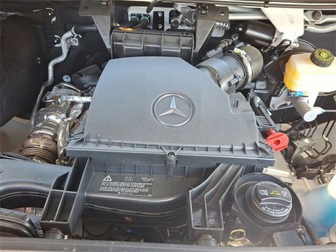 Used 2025 Mercedes-Benz Sprinter 2500 image 28