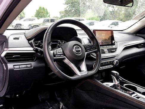Used 2025 Nissan Altima 2.5 SR image 15