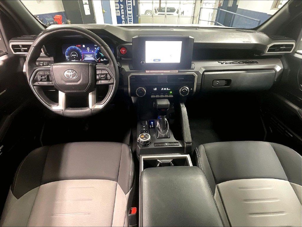 Used 2025 Toyota Tacoma 4x4 Double Cab Hybrid image 21