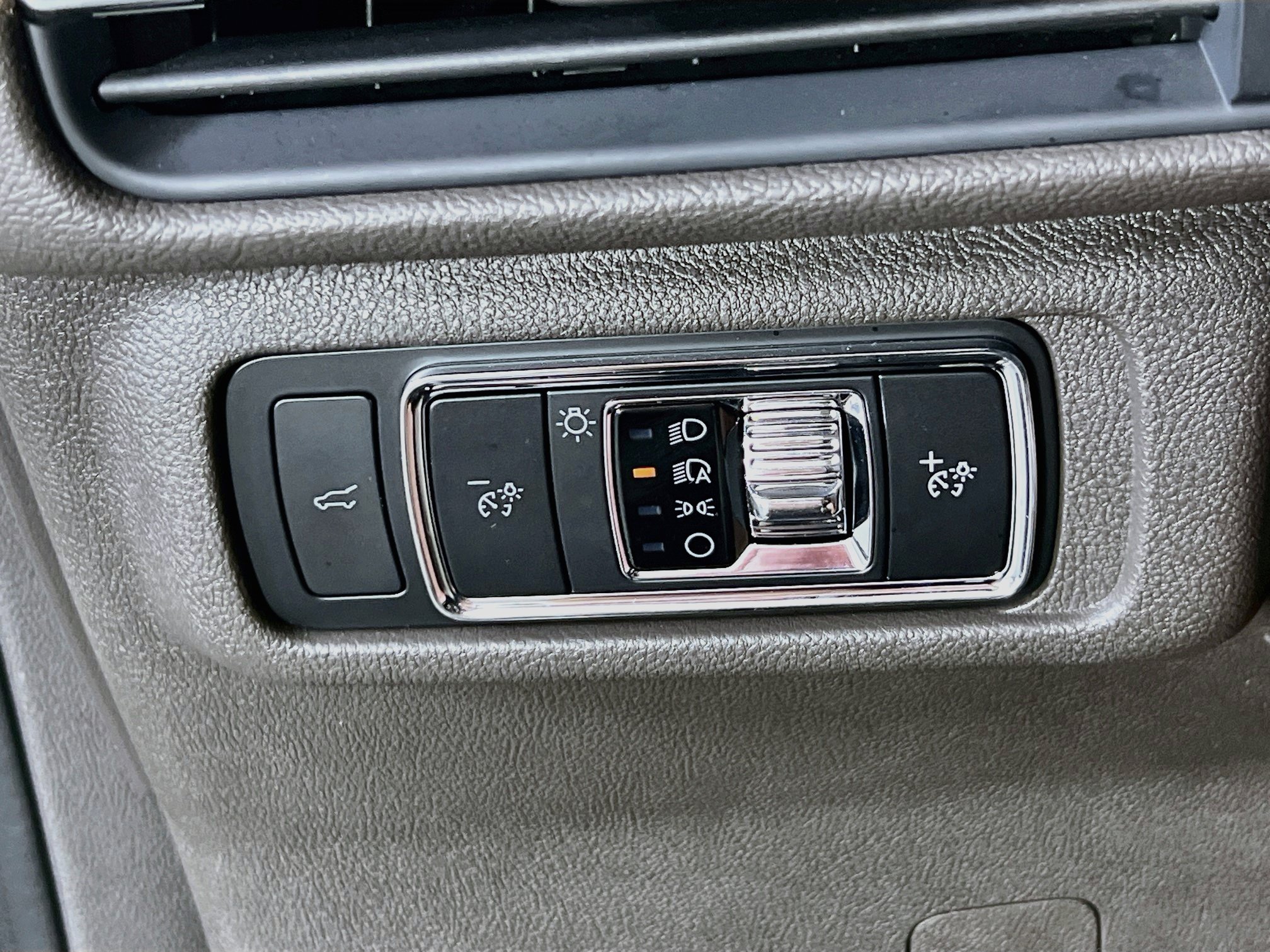 Used 2023 Lincoln Corsair Reserve w/ Equipment Group 201A AWD/4WD image 10