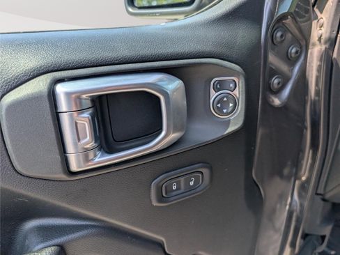 Used 2022 Jeep Wrangler Unlimited Sport AWD/4WD image 19