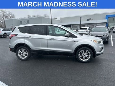 Used 2017 Ford Escape SE w/ SE Cold Weather Package image 5