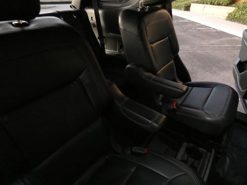 Used 2020 Ford Explorer XLT w/ Equipment Group 202A image 41