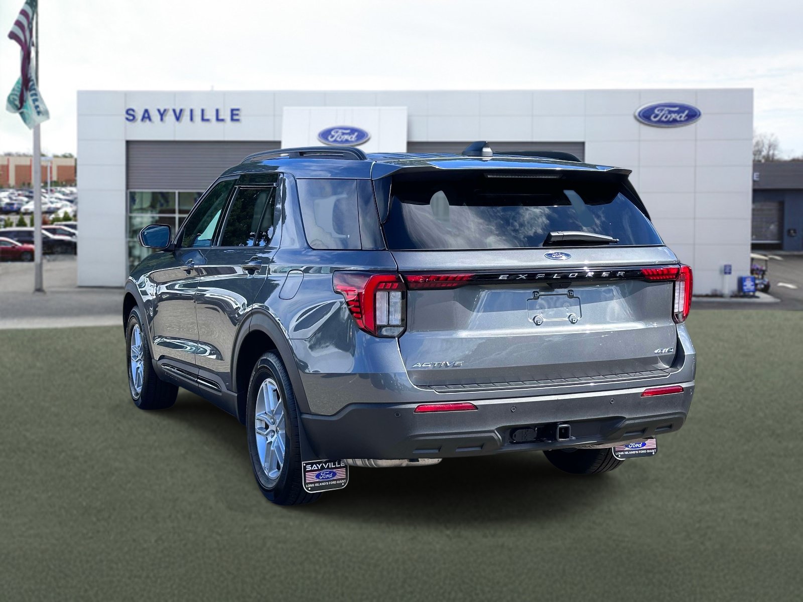 Used 2026 Ford Explorer Active AWD/4WD image 4
