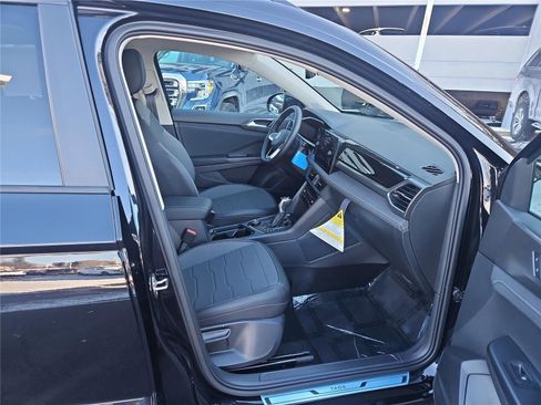 New 2026 Volkswagen Taos SE image 28