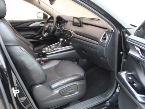Used 2018 MAZDA CX-9 Touring image 41