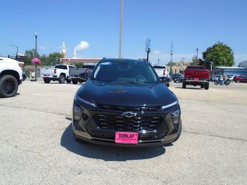 Used 2026 Chevrolet Trax ACTIV w/ Driver Confidence Package FWD image 2