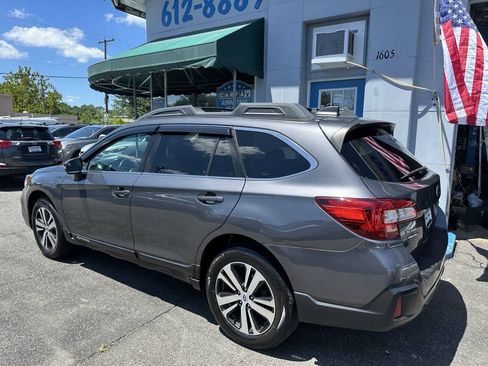 Used 2019 Subaru Outback 2.5i Limited AWD/4WD image 8