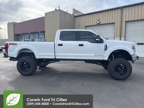 Used 2022 Ford F350 XLT w/ FX4 Off-Road Package image 7