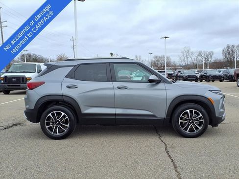 Used 2025 Chevrolet TrailBlazer LT image 4