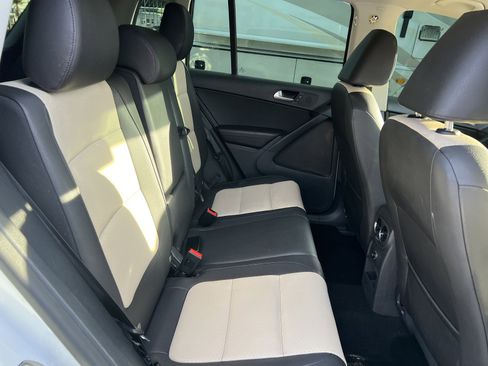 Used 2016 Volkswagen Tiguan S image 25