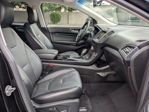 Used 2017 Ford Edge Titanium FWD image 32