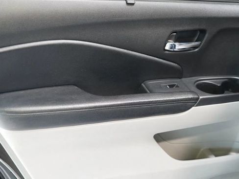 Used 2017 Honda Pilot Touring image 41