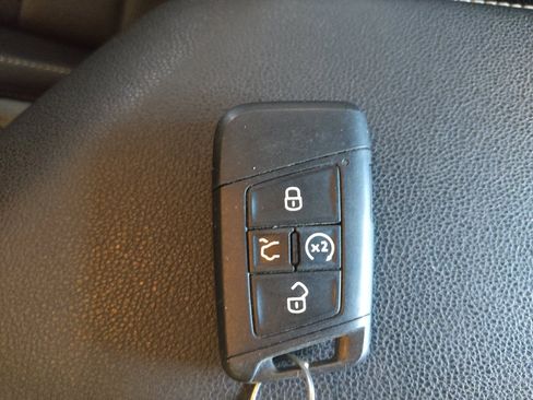 Used 2024 Volkswagen Jetta SE FWD image 32