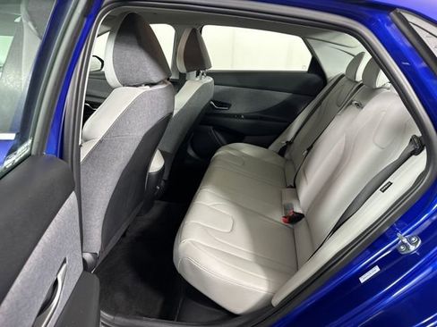 Certified 2025 Hyundai Elantra Limited image 53