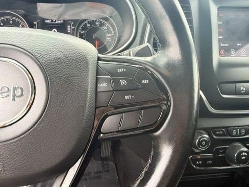 Used 2021 Jeep Cherokee Latitude Plus AWD/4WD image 16