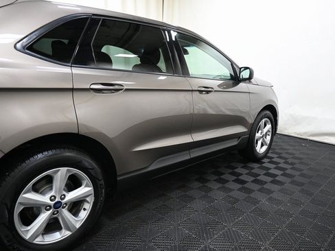 Used 2019 Ford Edge SE image 13