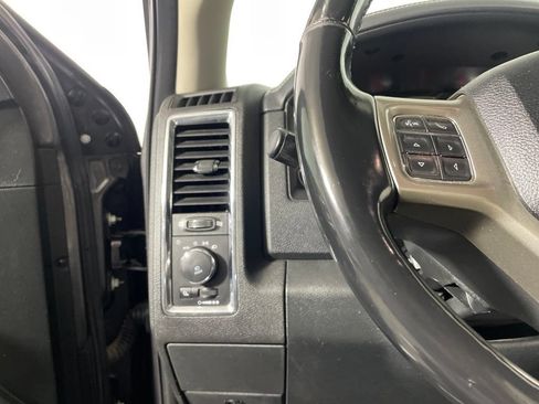 Used 2018 RAM 1500 Laramie w/ Convenience Group AWD/4WD image 14