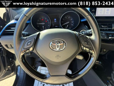 Used 2019 Toyota C-HR XLE image 18