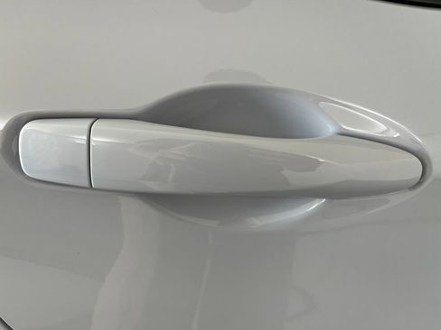 Used 2024 Nissan Versa SR w/ Trunk Package image 47