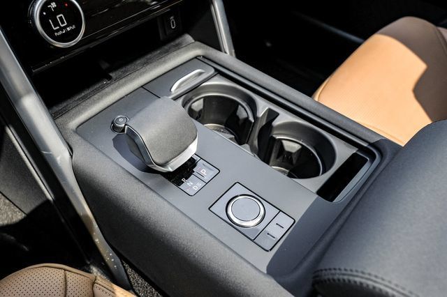 New 2026 Land Rover Discovery Limited Edition AWD/4WD image 30
