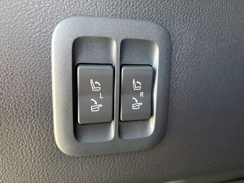 Used 2025 Lexus TX 500h AWD w/ Technology Package image 30