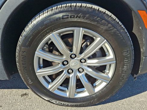 Used 2020 Cadillac XT4 Premium Luxury w/ Cold Weather Package image 9