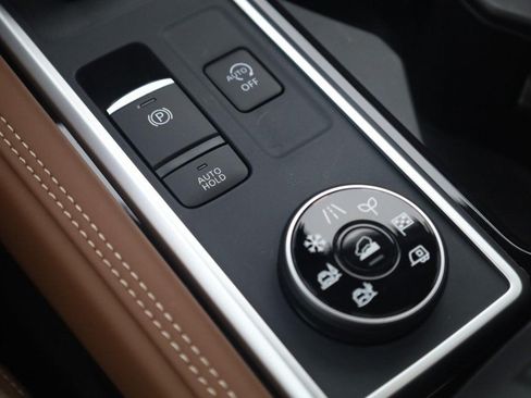 New 2026 Nissan Pathfinder Platinum AWD/4WD image 19