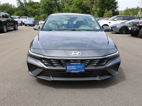 Certified 2025 Hyundai Elantra SEL FWD image 2