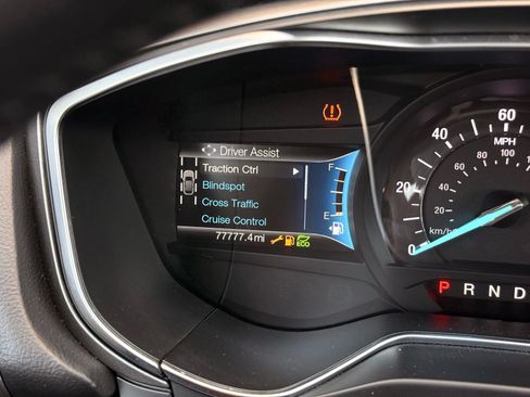 Used 2018 Ford Fusion SE w/ Equipment Group 602A FWD image 26