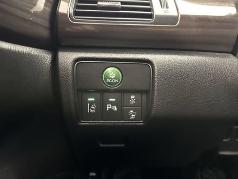Used 2016 Honda Accord Touring image 14