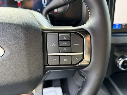 Used 2026 Ford F450 Platinum w/ FX4 Off-Road Package AWD/4WD image 18
