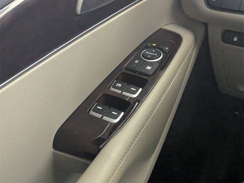 Used 2018 Kia Sorento LX image 15