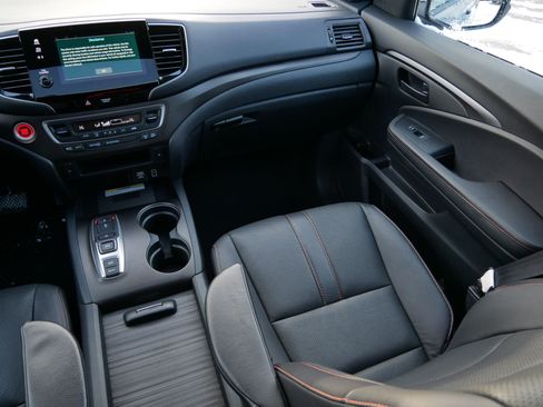 Used 2023 Honda Passport TrailSport image 11