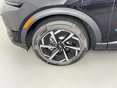 New 2026 Chevrolet Equinox EV LT image 24