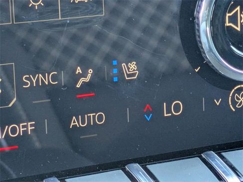 Certified 2025 GMC Acadia Denali w/ Super Cruise Package image 22