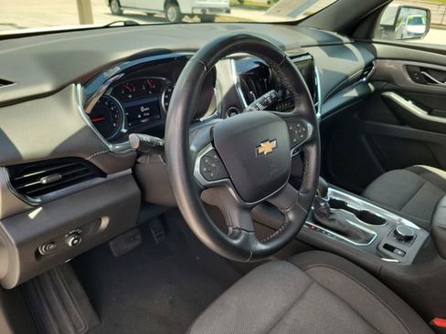 Used 2023 Chevrolet Traverse LT FWD image 17