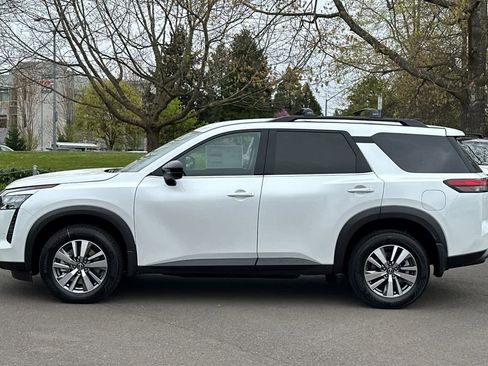 New 2026 Nissan Pathfinder SL image 5