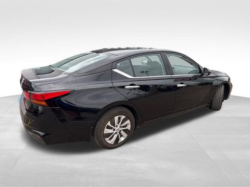 Certified 2025 Nissan Altima 2.5 S FWD image 8
