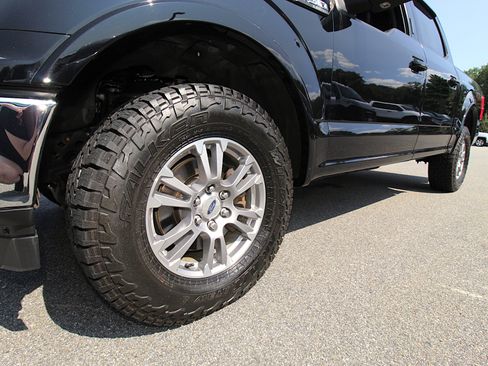 Used 2018 Ford F150 Lariat w/ Equipment Group 501A Mid image 18