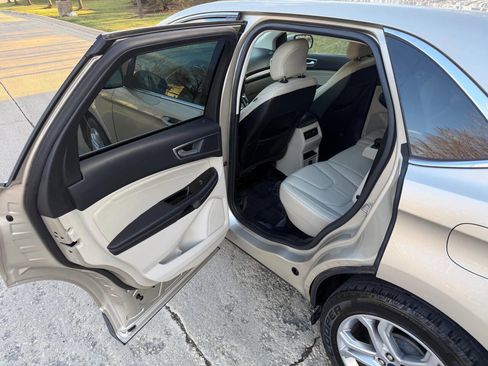 Used 2018 Ford Edge Titanium w/ Ford Safe & Smart Package image 26