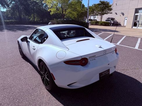 Used 2024 MAZDA MX-5 Miata RF Grand Touring RWD image 17